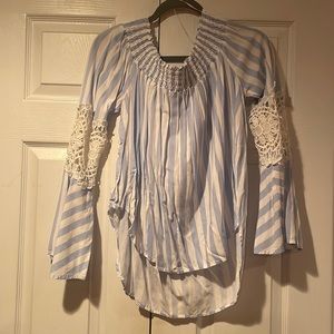Off the shoulder summer top with lace sleeves